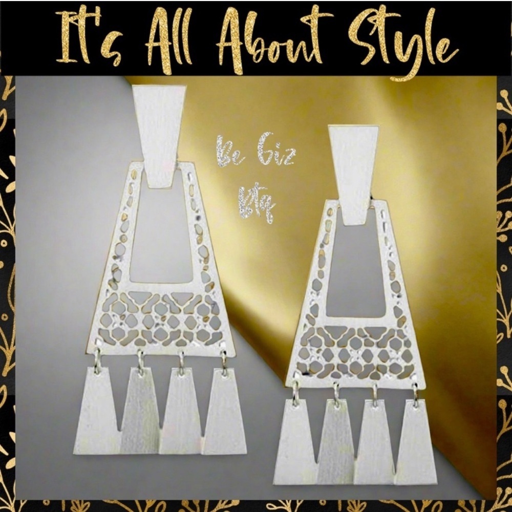 🔥🔥🔥ONE ITEM DEAL OF THE DAY KENDRA SCOTT Authentic Earrings Reduced Buy Now